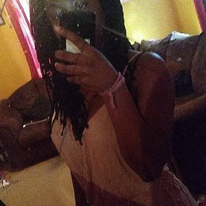 Meet your Posher, Lia